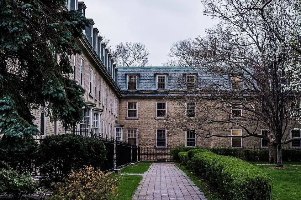 Toronto'da bir üniversite avlusu